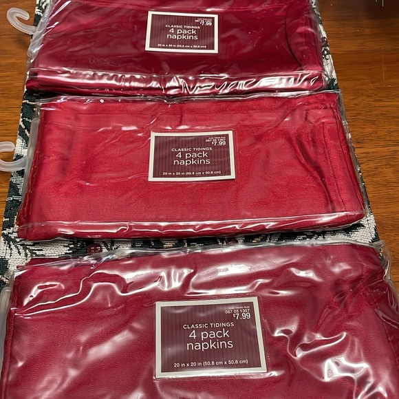 12 Classic Deep Red Cloth Napkins. NWT - Picture 5 of 5